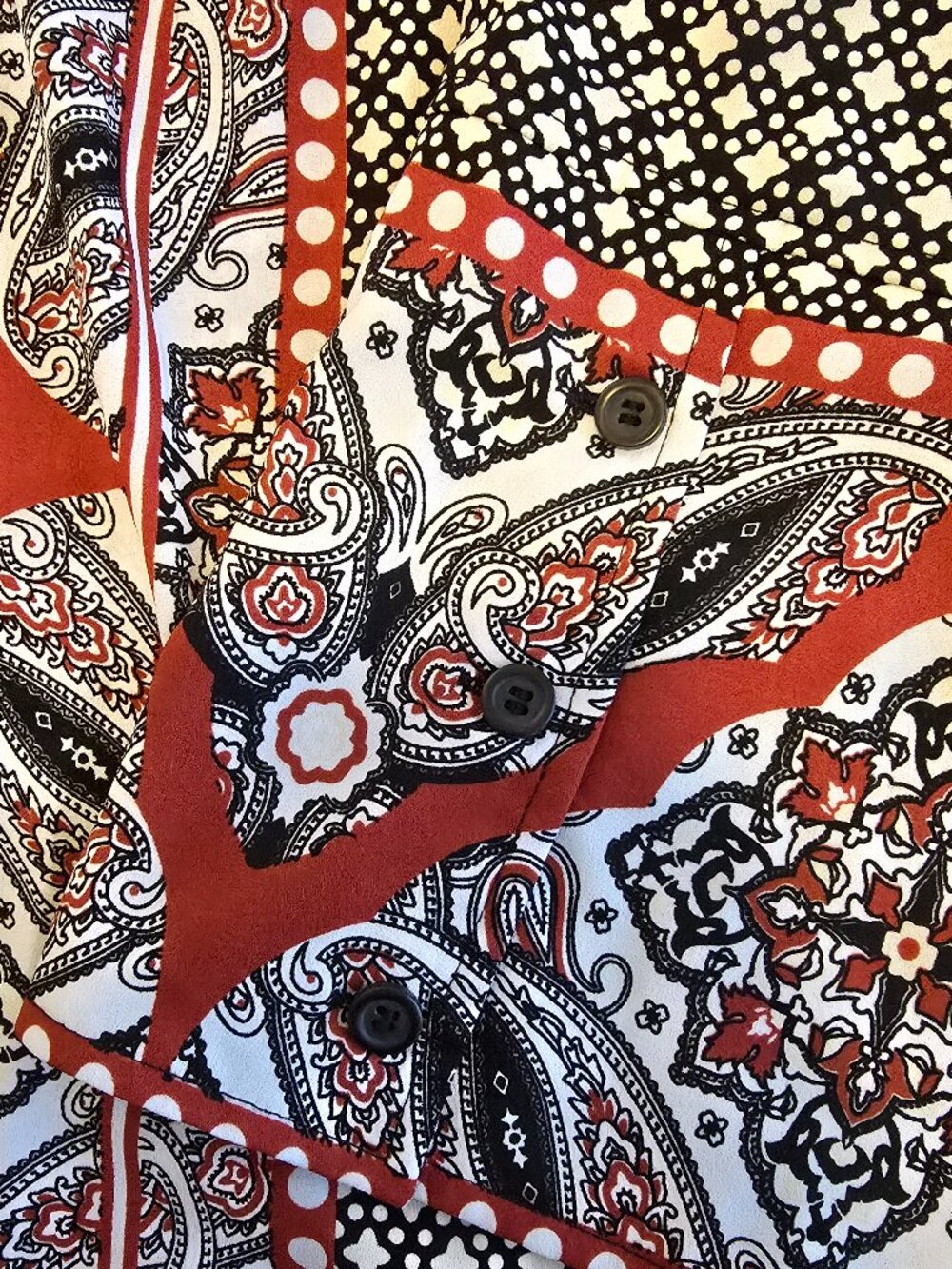 Belle Boho by Kim Gravel Border Print V-Neck Tunic - Black/White/Red - 2X EUC - Picture 5 of 10